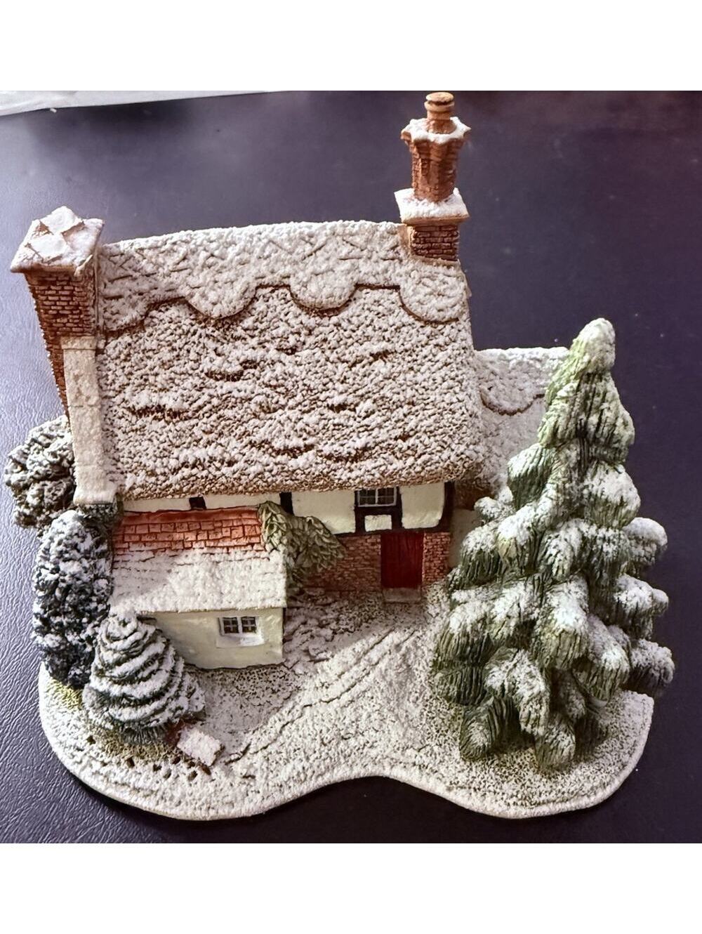 Lilliput Lane Highland Lodge Handmade Painted House Figurine Boxed 1992